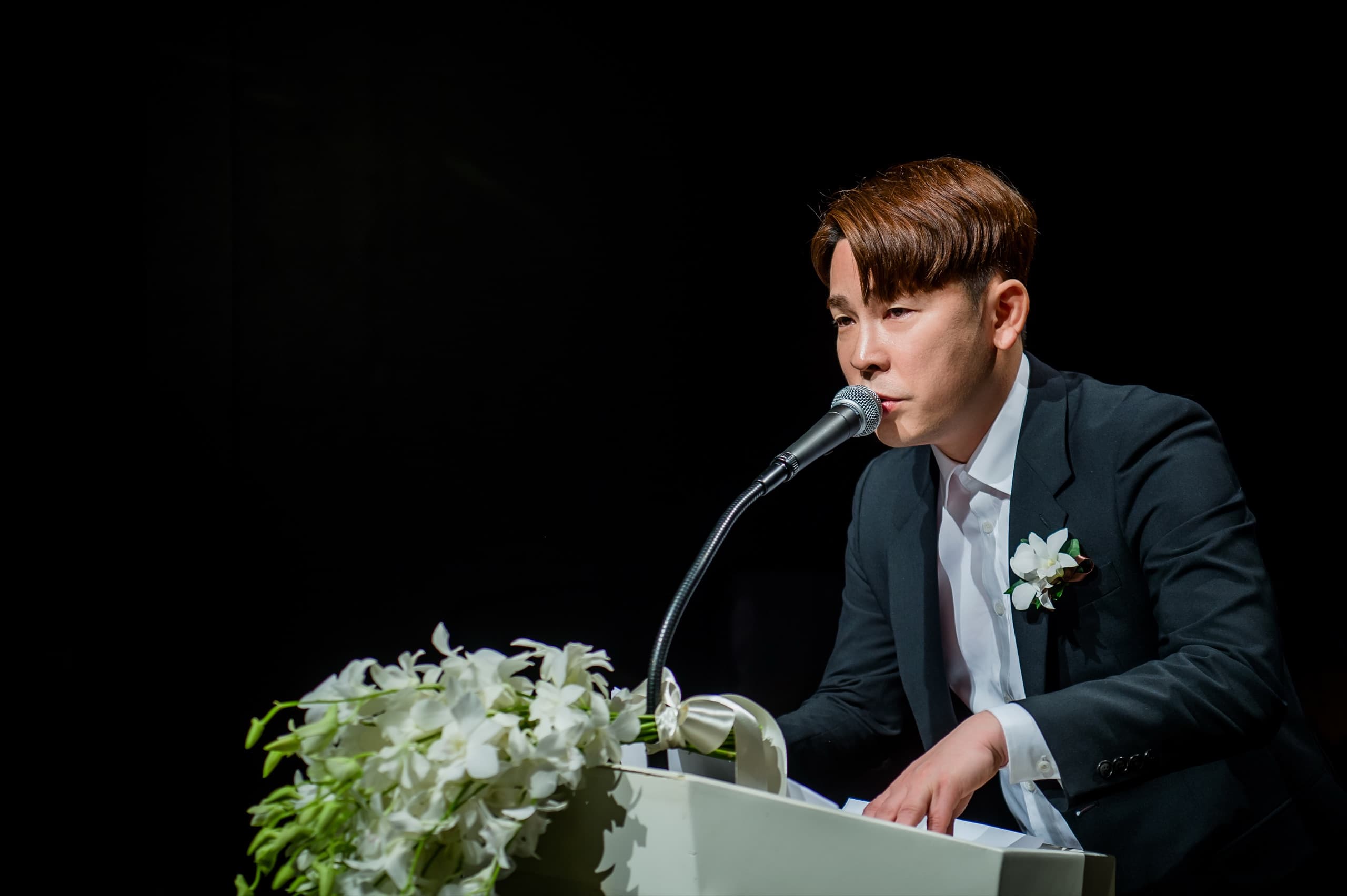 모던플레이 전문사회자 진행 모습